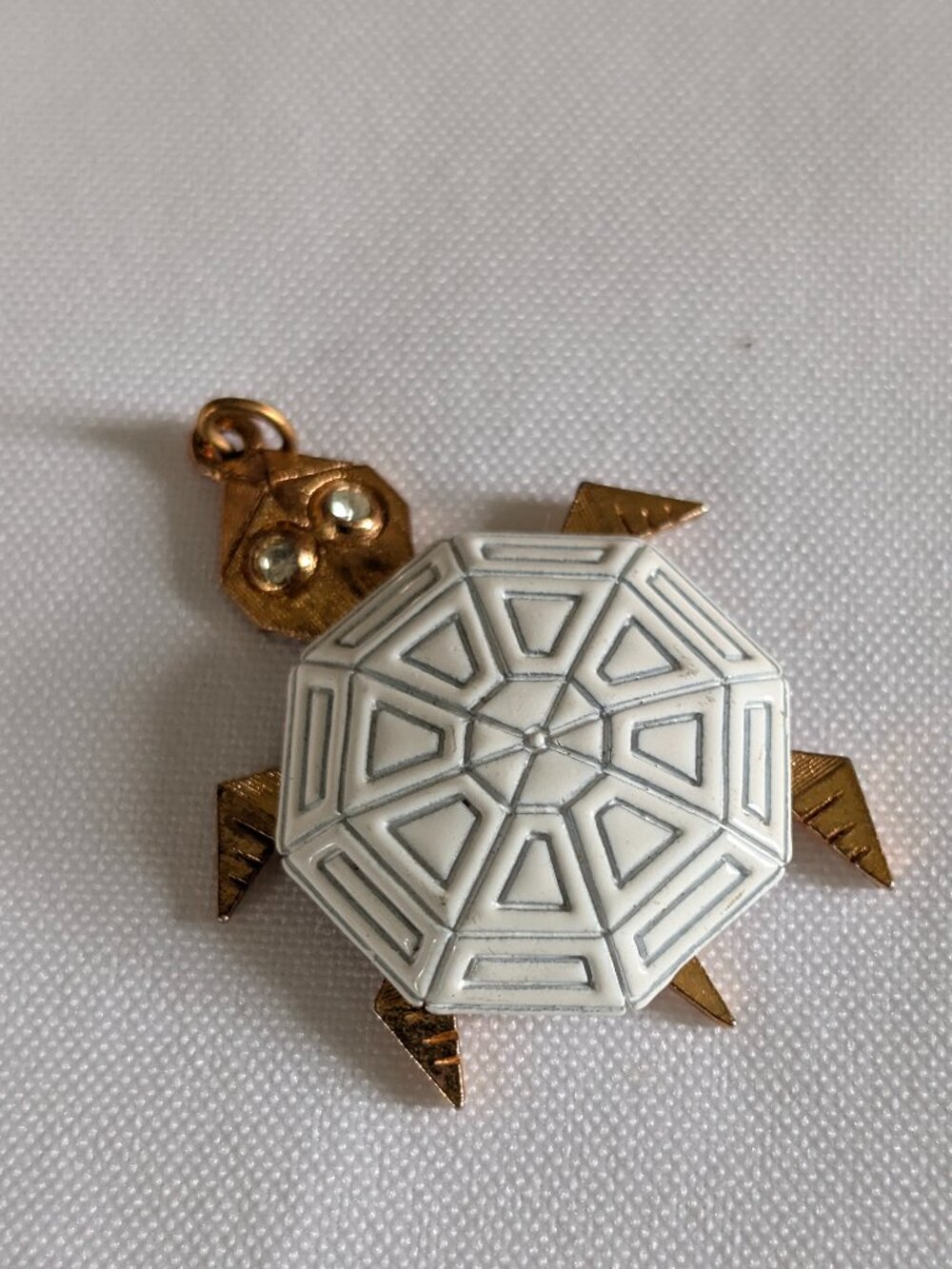 Vintage White Gold Tone Turtle Pendant Articulating Legs Rhinestone Eyes Unique